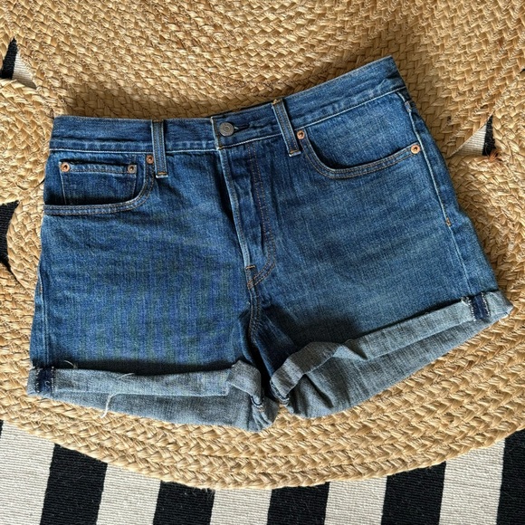 Levi's High Rise Wedgie Denim Shorts White Oak Cone Jeans Short Women's Size 31 - Picture 1 of 7